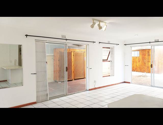 2 bed property to rent in KENILWORTH