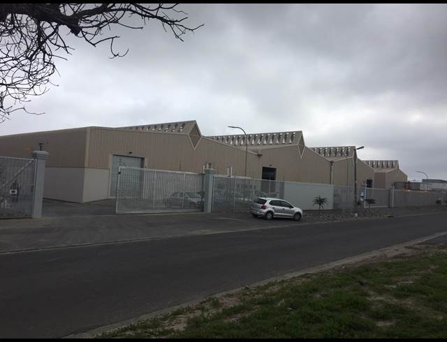 725M² WAREHOUSE RENTED IN EPPING INDUSTRIAL