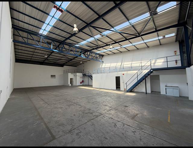 662M² WAREHOUSE TO LET IN STRIJDOMPARK