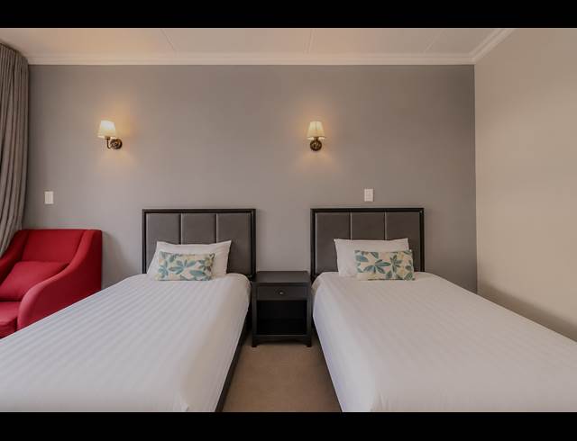 16 BEDROOM GUEST HOUSE TO LET IN BROADACRES
