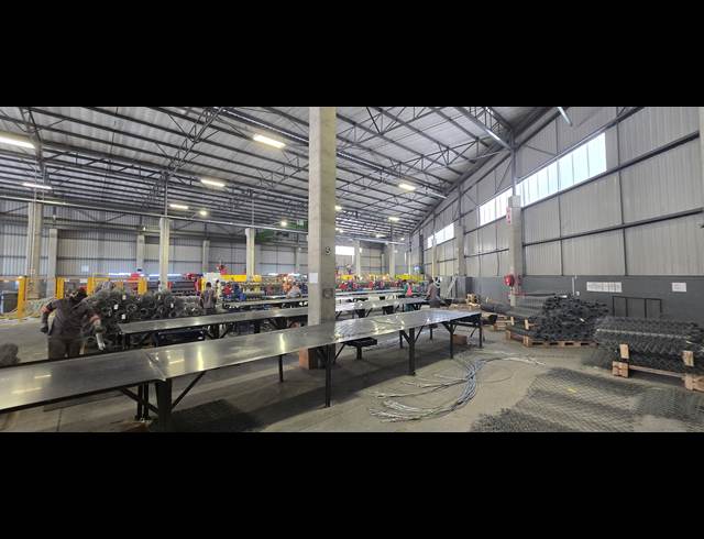 2,600M² WAREHOUSE TO LET IN LANSERIA