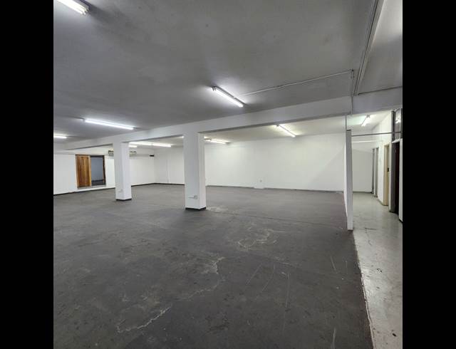 696M² SHOWROOM TO LET IN WINDERMERE