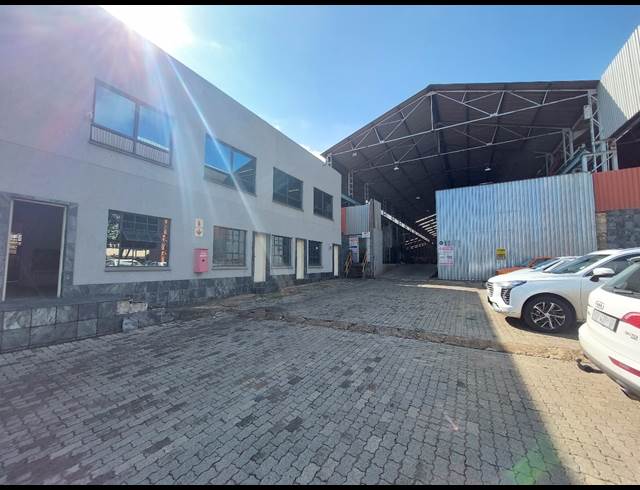 2,000M² FACTORY RENTED IN ANDERBOLT