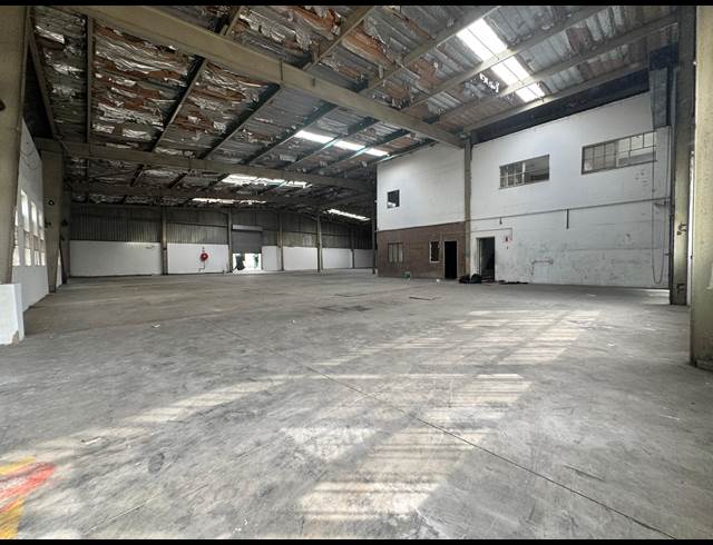 1,200M² WAREHOUSE TO LET IN PHOENIX INDUSTRIAL