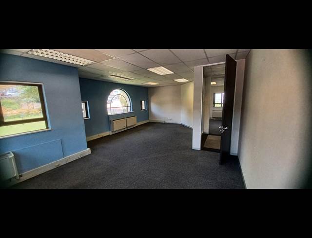 639M² OFFICE TO LET IN HYDE PARK