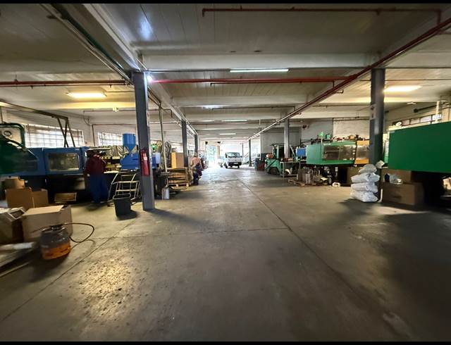1,400M² BUILDING TO LET IN CROESUS