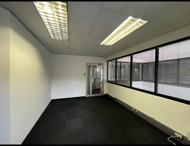 360.20M² OFFICE TO LET IN BRYANSTON