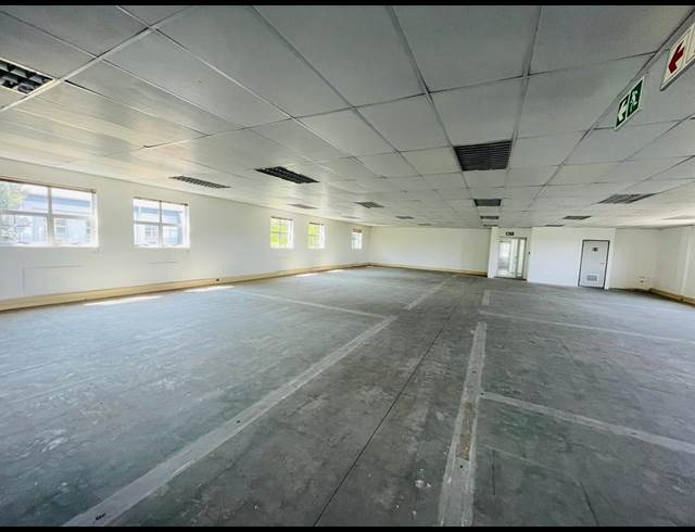 586M² OFFICE TO LET IN VORNA VALLEY