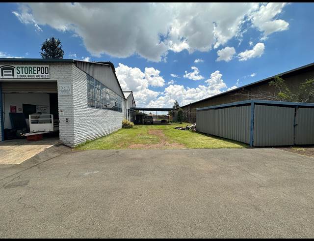 400M² WAREHOUSE TO LET IN MANUFACTA