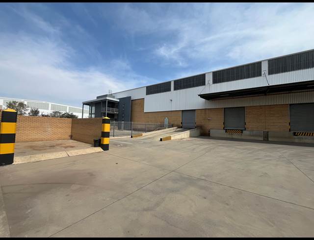 4,626M² WAREHOUSE TO LET IN GOSFORTH PARK