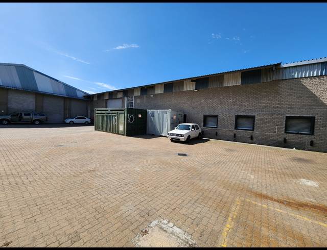 3,260M² WAREHOUSE TO LET IN KILLARNEY GARDENS