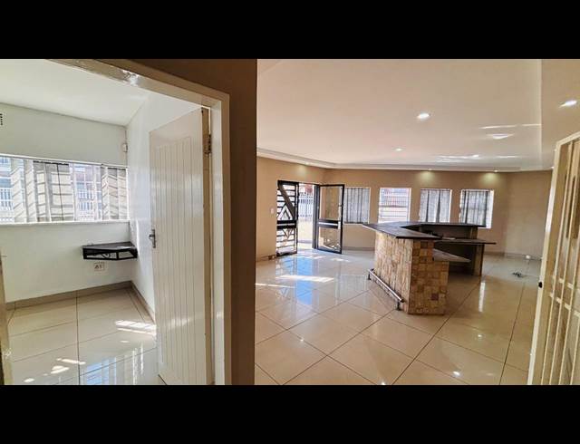 1,200M² WAREHOUSE TO LET IN ROODEPOORT CENTRAL