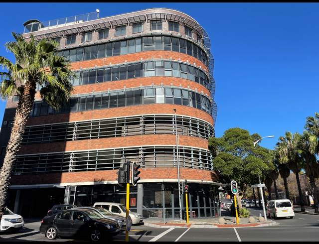 150M² RETAIL TO LET IN GARDENS
