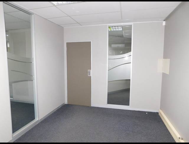 878M² OFFICE TO LET IN FERNDALE