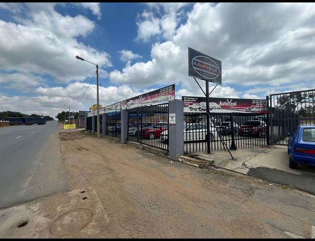 50M² SHOWROOM TO LET IN VULCANIA