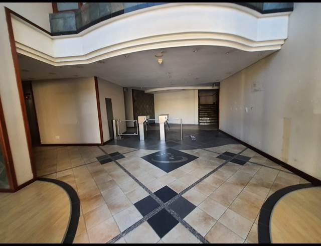 7,898M² OFFICE TO LET IN NIEUW MUCKLENEUK