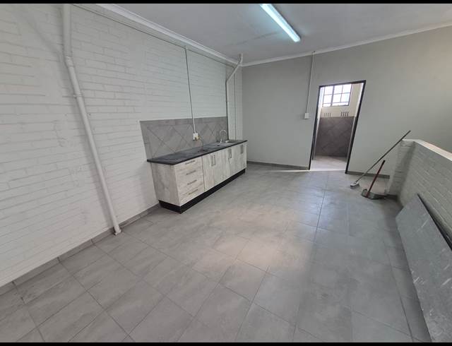 640M² FACTORY TO LET IN BENROSE