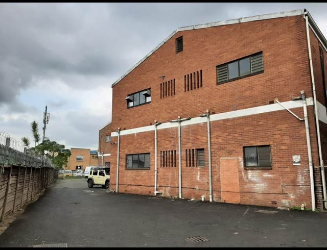 399M² WAREHOUSE TO LET IN NEW GERMANY