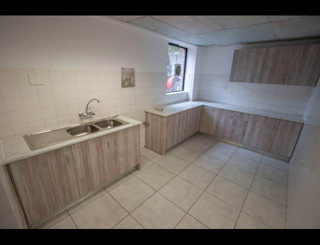 1,578M² OFFICE TO LET IN HALFWAY HOUSE