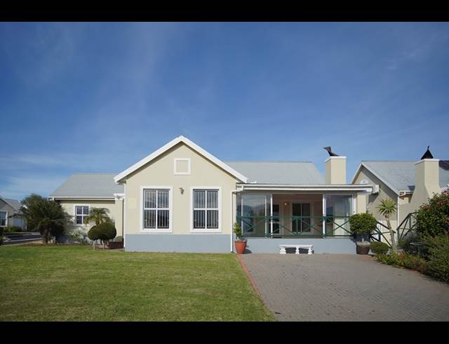 3 bed property to rent in LANGERUG
