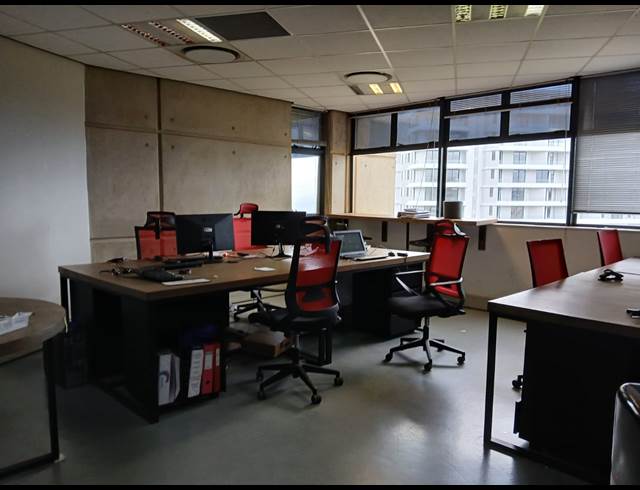 152M² OFFICE TO LET IN UMHLANGA RIDGE