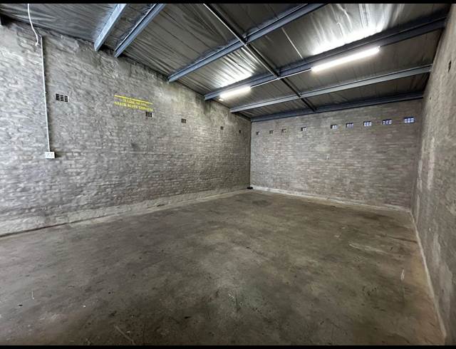 72M² WAREHOUSE TO LET IN EASTGATE