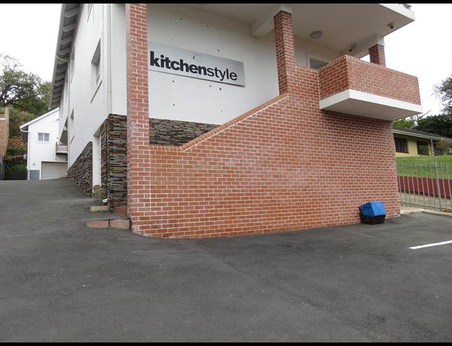 300M² BUSINESS TO LET IN PARK HILL