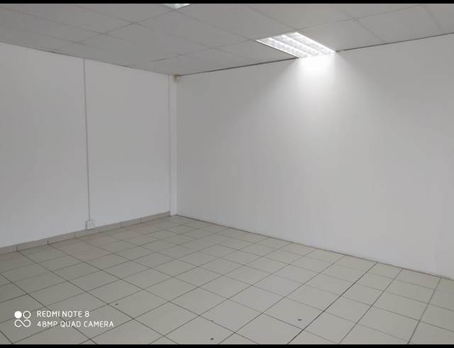 120M² BUSINESS CENTRE TO LET IN WATERVAL EAST