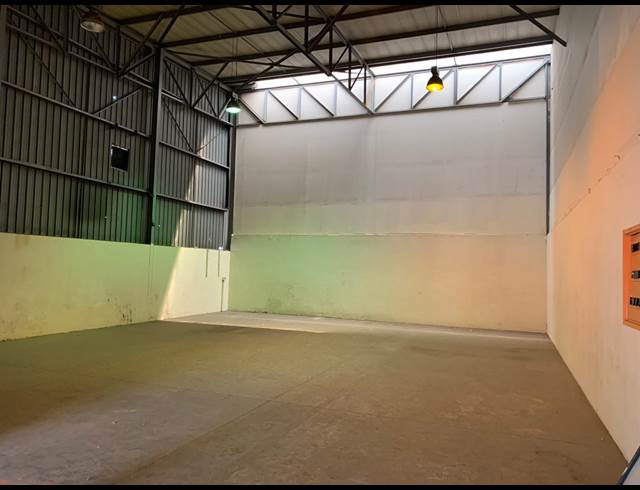 308M² WAREHOUSE TO LET IN STRIJDOMPARK