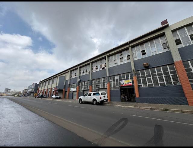 6,600M² WAREHOUSE TO LET IN INDUSTRIA WEST