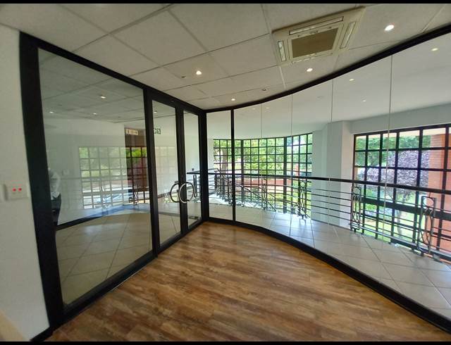 568M² OFFICE TO LET IN LYME PARK