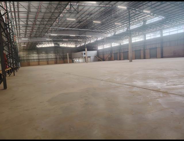 5,861M² WAREHOUSE TO LET IN GOSFORTH PARK