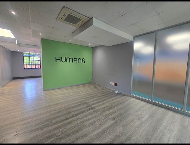363M² OFFICE TO LET IN LYME PARK
