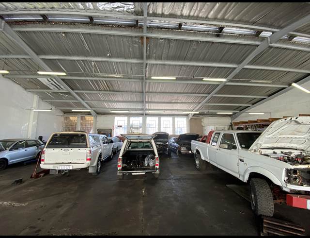 1,776M² WAREHOUSE TO LET IN WESTMEAD
