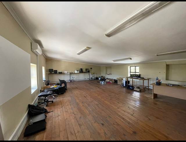 Business property to rent in WORCESTER CENTRAL