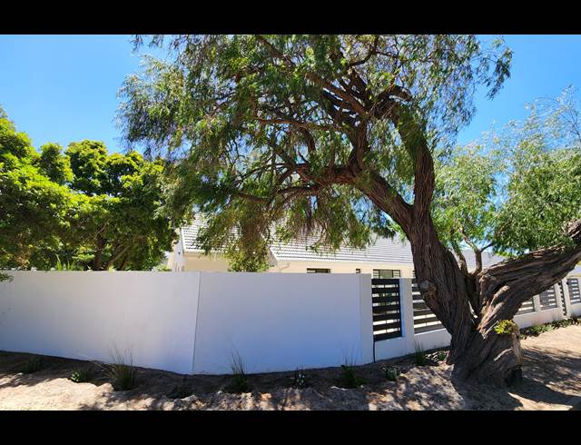 4 bed property to rent in BERGVLIET