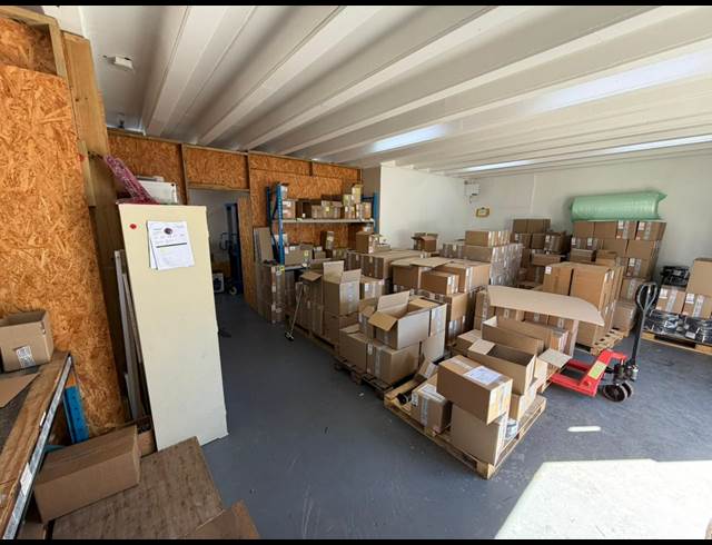 200M² WAREHOUSE TO LET IN OTTERY