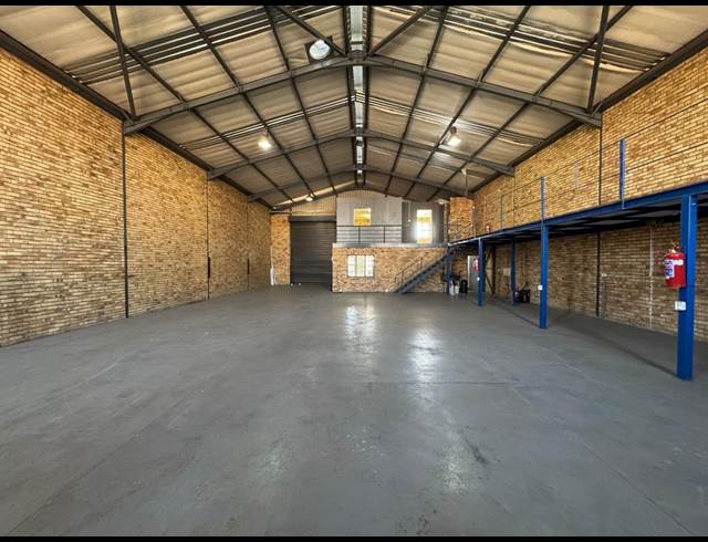 385M² WAREHOUSE TO LET IN PRINCESS AH