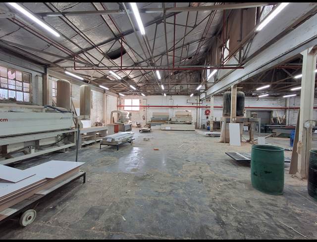 992M² WAREHOUSE TO LET IN CHISELHURST