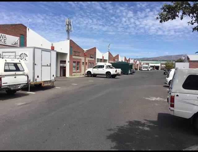 98M² WAREHOUSE TO LET IN DIEP RIVER