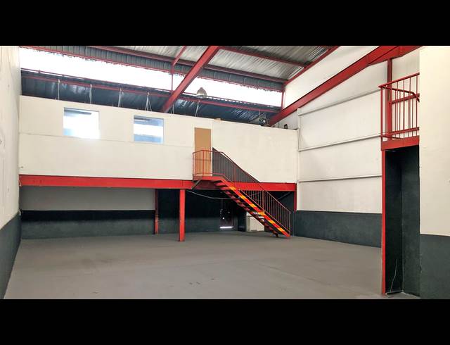 319M² WAREHOUSE TO LET IN JET PARK