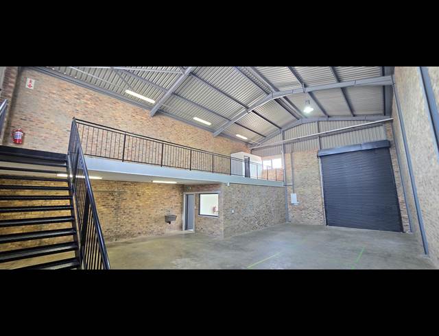 195M² WAREHOUSE TO LET IN LASER PARK