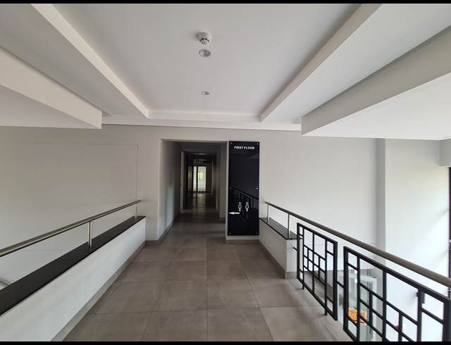 723M² OFFICE TO LET IN VORNA VALLEY