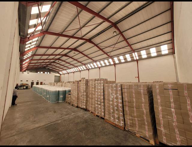831M² WAREHOUSE RENTED IN KILLARNEY GARDENS