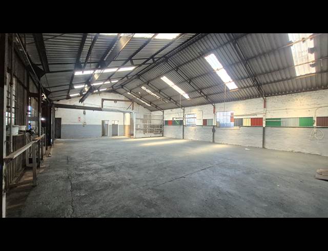 300M² FACTORY TO LET IN ANDERBOLT