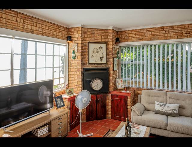 3 bed property to rent in CHANCLIFF AH