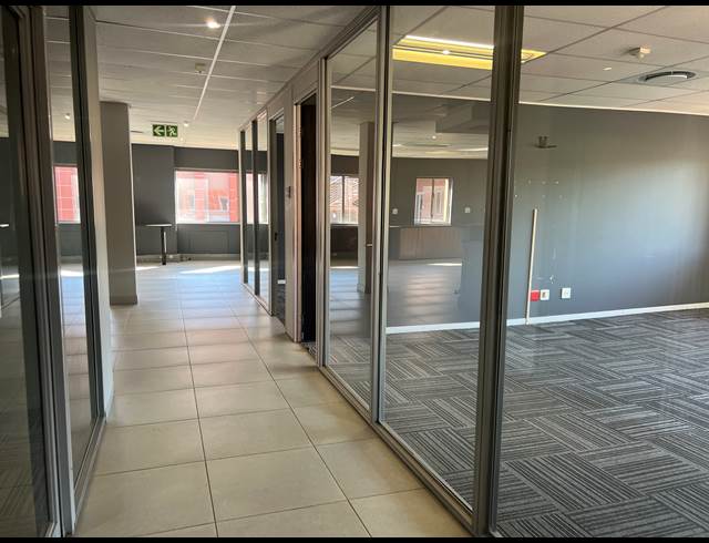 241M² OFFICE TO LET IN ILLOVO