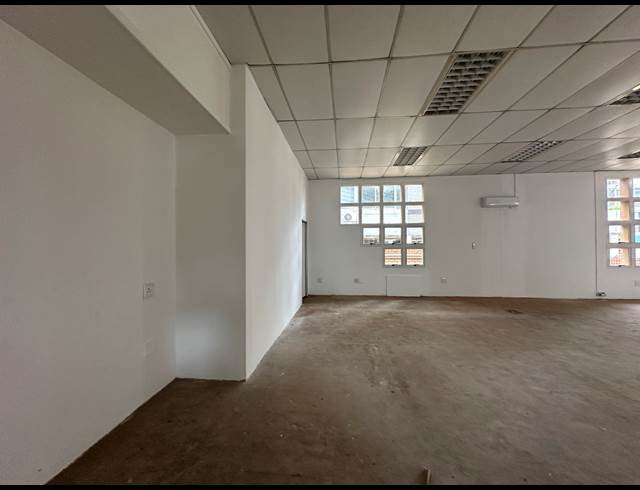 151.66M² OFFICE TO LET IN DIE HOEWES
