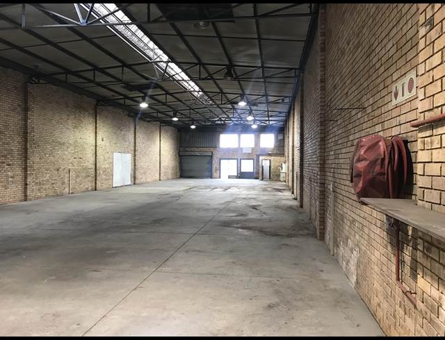 602M² WAREHOUSE TO LET IN LASER PARK