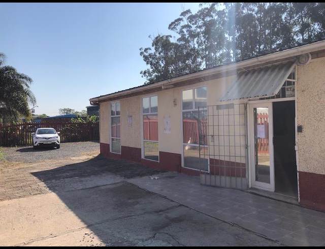1,200M² WAREHOUSE TO LET IN GLEN ANIL